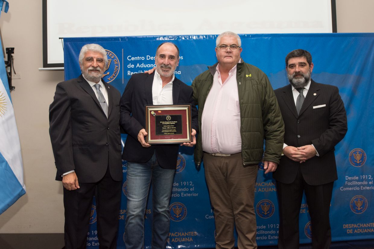 106° Aniversario - Distinción socios vitalicios